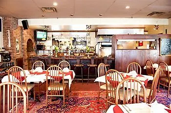 Hotel Champ De Mars Montreal