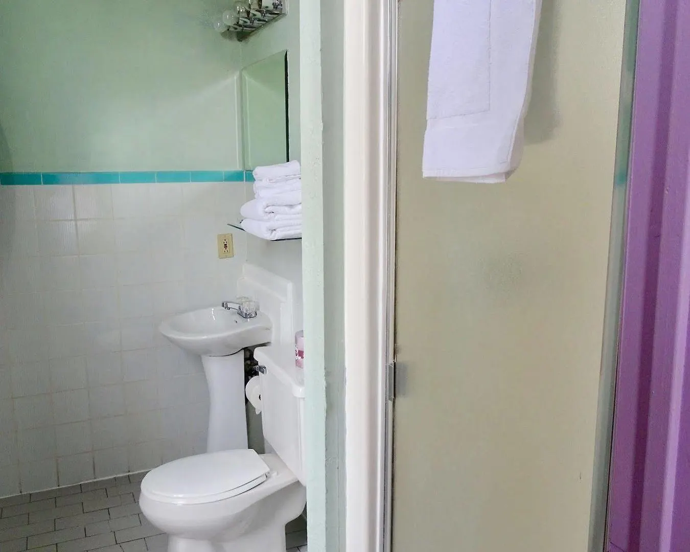 Hotel Champ De Mars מונטריאול 2*,